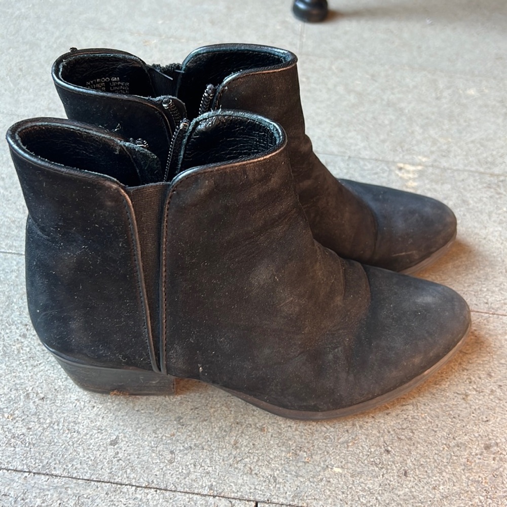 Steve Madden black boots